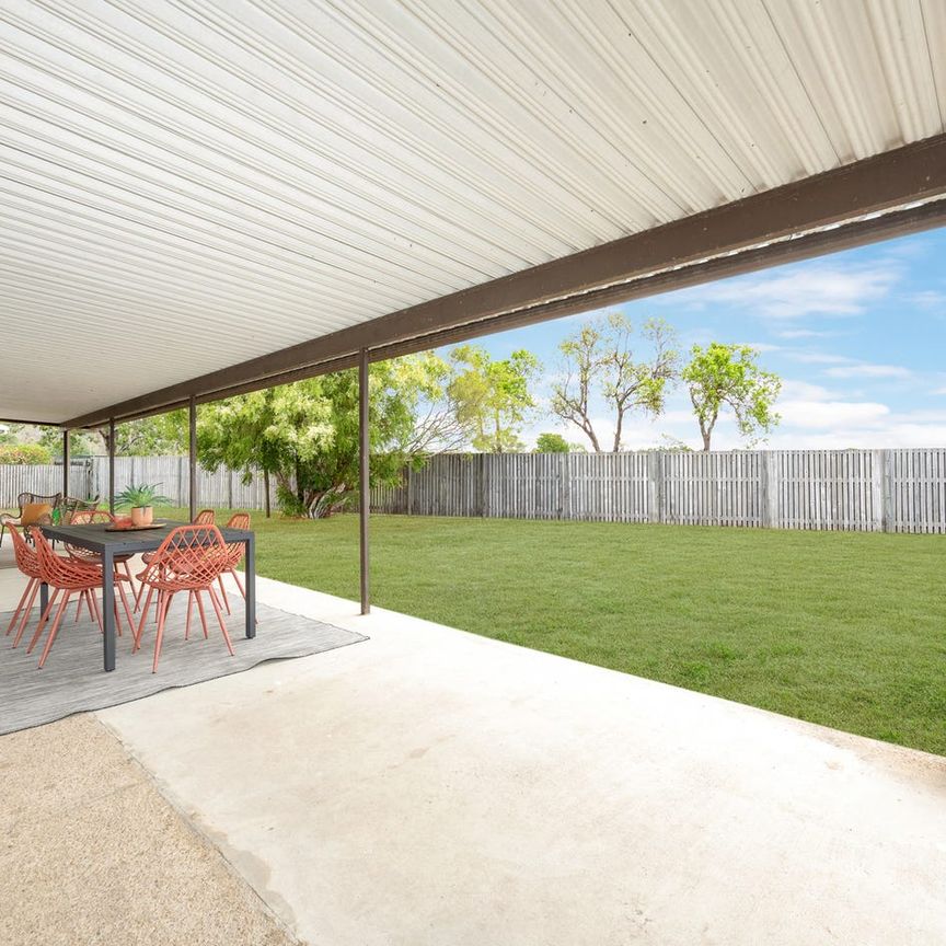 Perfectly Positioned Family Home - Photo 1