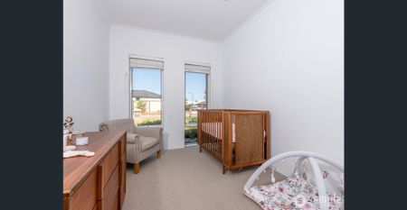 PERFECT LOCATION! - Photo 5