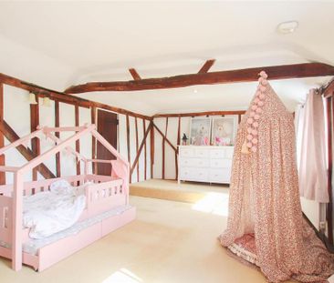 4 bedroom semi-detached house to rent - Photo 2
