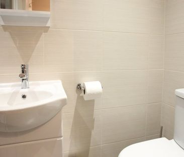 Room in a Shared House, Waylen Street, RG1 - Photo 6