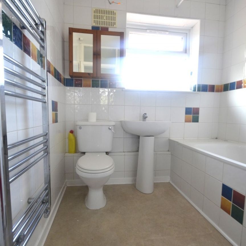 4 bedroom Property to rent - Photo 1