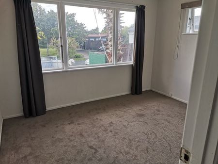 62 Megan Ave, Pakuranga - Photo 2