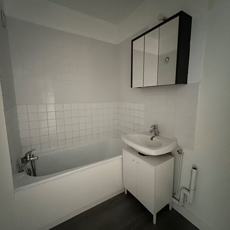 Location Appartement 2 pièces 43m² ORLEANS 45100 - Photo 4