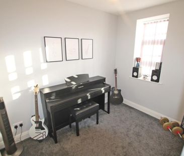 3 bedroom terraced house to rent - Photo 2