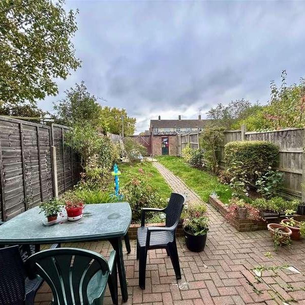 Potters Field, Harlow, CM17 - Photo 1