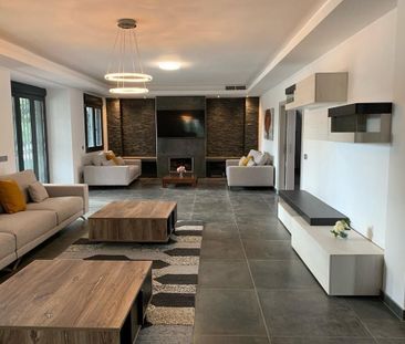 Luxury 6 room Detached House for rent in Marbella, Andalusia - Photo 5