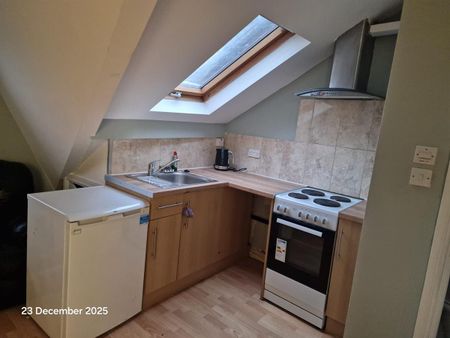 Dewsbury Road, Leeds - Photo 2