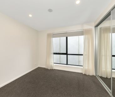 Whitlam Townhouse - Photo 6