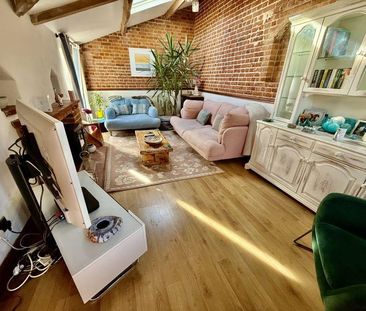 2 bedroom barn conversion to rent - Photo 1