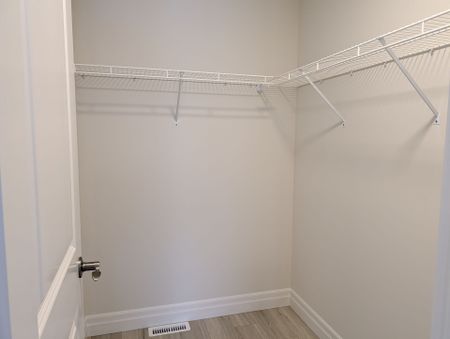For Lease - 231 unit A Pittock Park Road, Woodstock, Ontario - Photo 2