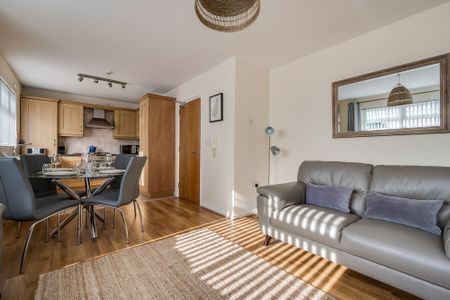 Apt 2 Glendale Court, 182 Saintfield Road, Belfast, BT8 6HN - Photo 2