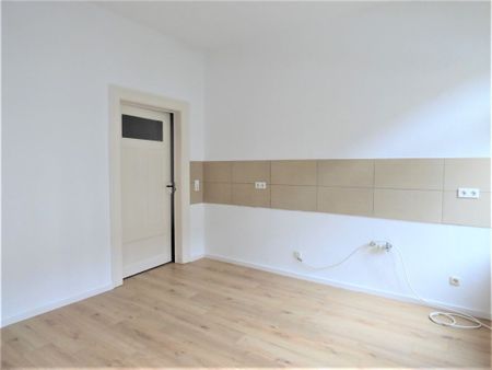 SINGLES AUFGEPASST! Ruhige 1 Raum Wohnung mit großer Wohnküche in Gohlis, Bad mit Fenster, Wanne - Photo 3