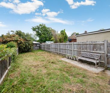3 bedroom semi-detached house to rent - Photo 3