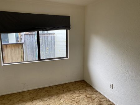 Great Location For This Family Home - Brookfield - Photo 5