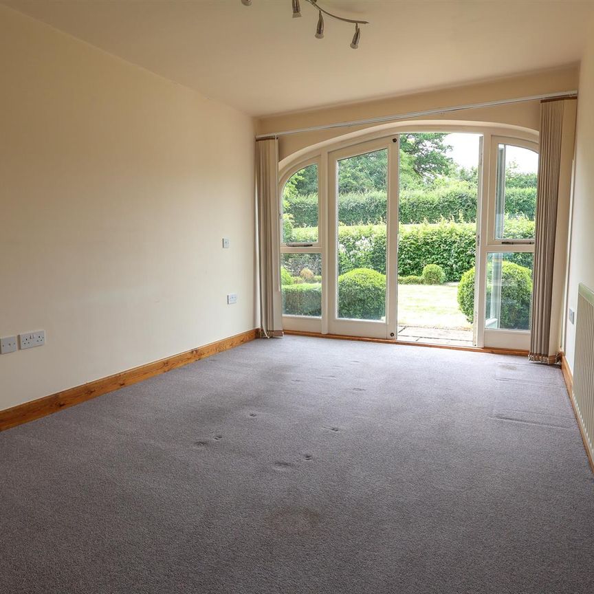 Netherstead Court, Morton Bagot, Studley - Photo 1