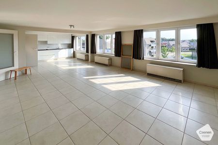 ZONNIG APPARTEMENT IN HET HARTJE VAN WAARDAMME met 2 slaapkamers. - Photo 4