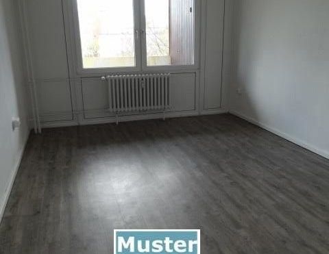 Kurzfristig Nachmieter gesucht für schöne 4-Zimmer-Wohnung mit Vollbad und Balkon - Photo 1