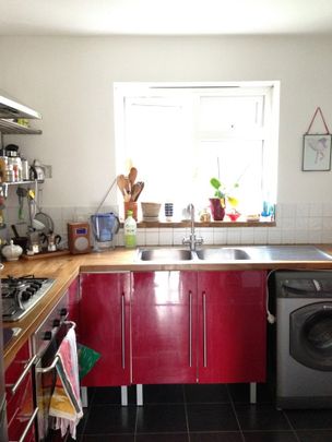 1 Bed Flat, Brierly Gardens, E2 - Photo 1