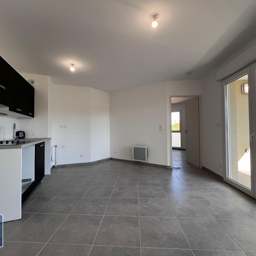 Location Appartement 2 pièces 42m² ARLES 13200 - Photo 1