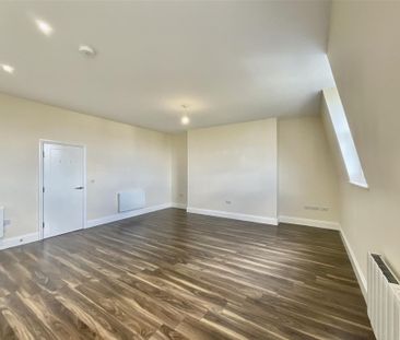 9 Esplanade Gardens, YO11 2AW, Scarborough - Photo 2