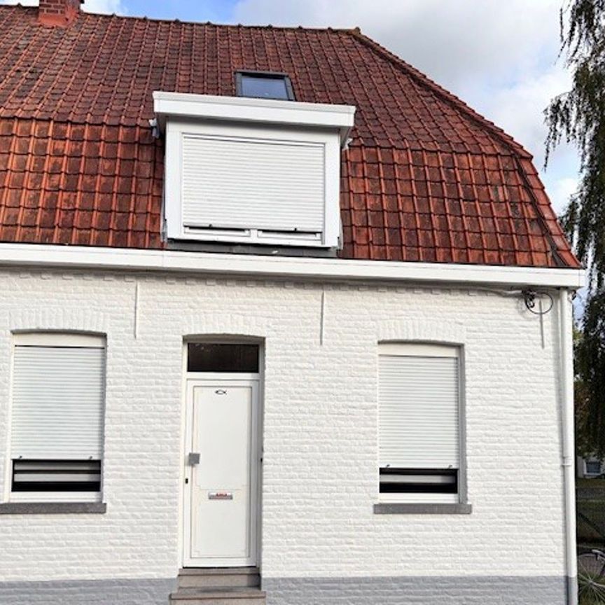 Half open bebouwing in het centrum van Tielt. - Foto 1