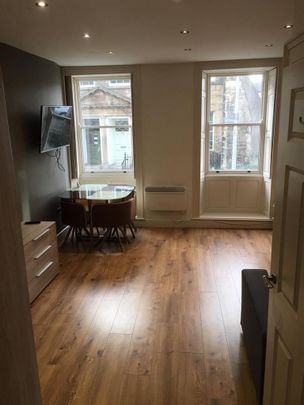 1 bedroom private hall to rent - Photo 1