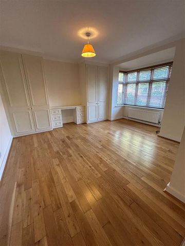 3 bedroom ground floor flat to rent - Photo 5