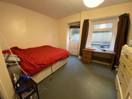 2 bedroom property to rent - Photo 2