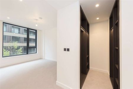 A fantastic 3 bedroom apartment in the iconic Television Centre development with secure, underground parking. - Photo 4