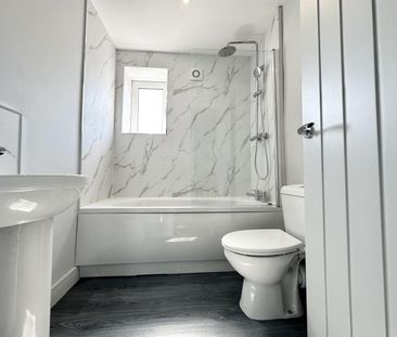 3 bed end of terrace house to rent in Coal Clough Lane, Burnley, BB11 - Photo 5