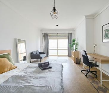 Rua Cidade de Cabinda, Lisbon, Lisbon 1800-080 - Photo 1