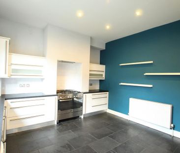 3 bedroom terraced house to rent - Photo 2