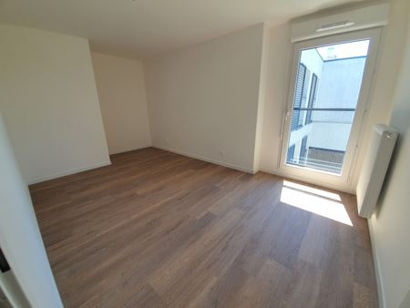 Location Appartement 3 pièces 68m² LILLE 59000 - Photo 3