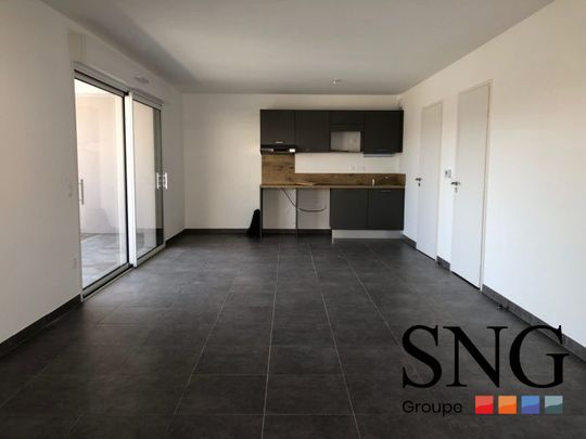 T3 AVEC BALCON ET DEUX PARKINGS - Photo 1