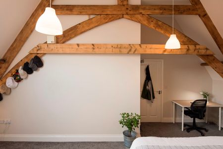 7 Bed Semi-Detached House, Crookesmoor Road, S6 - Photo 3