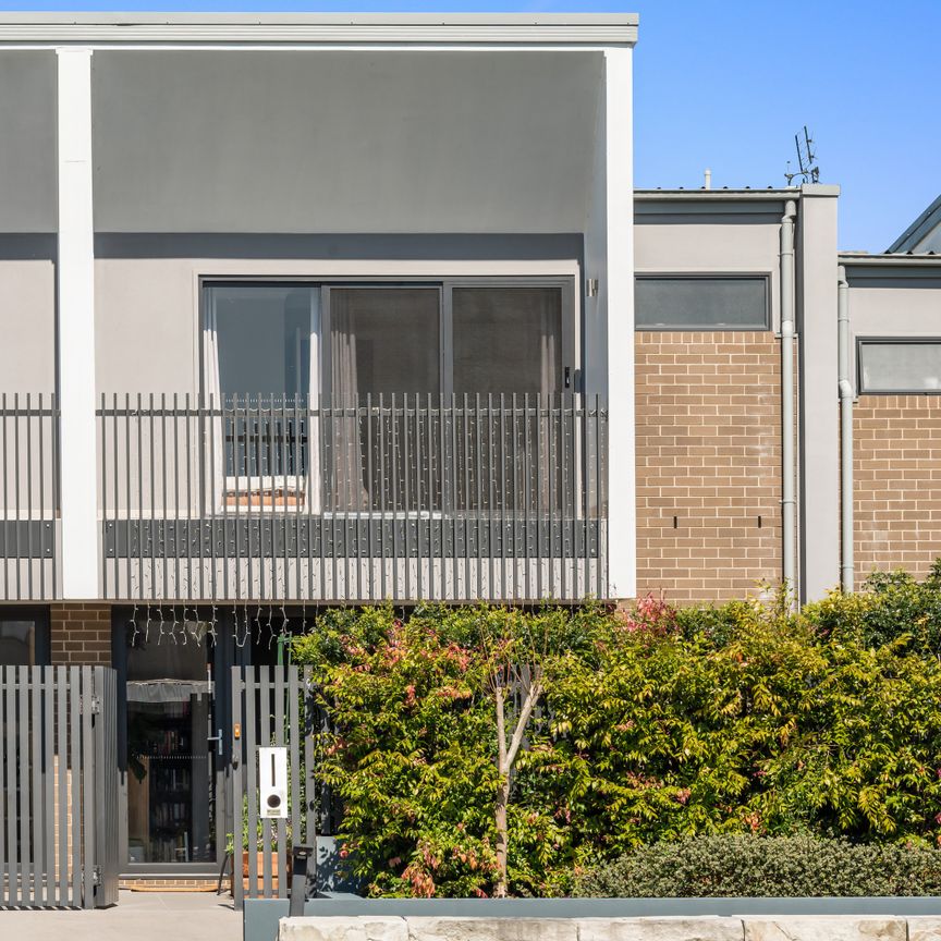 9 Alight Circuit, Cameron Park NSW 2285 - House For Rent | Domain - Photo 1