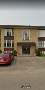 Grand logement 4 1/2 a louer - Photo 3