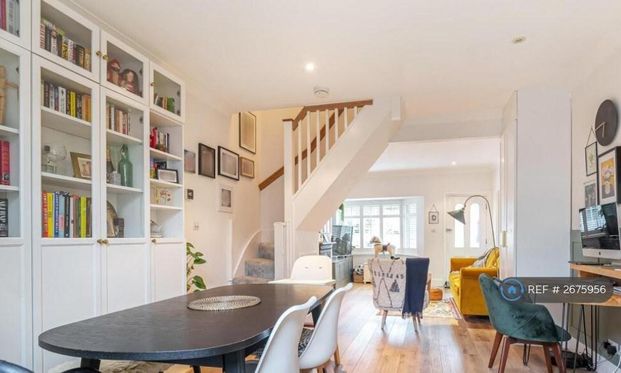 3 bedroom terraced house to rent - Photo 1