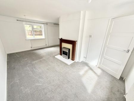3 bedroom end of terrace house to rent - Photo 2