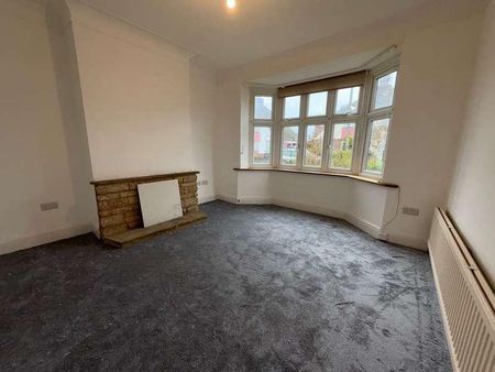 St. Ursula Grove, Pinner, HA5 - Photo 3