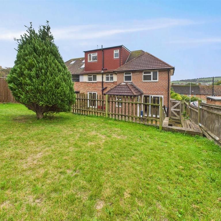 4 bedroom house to rent - Photo 2