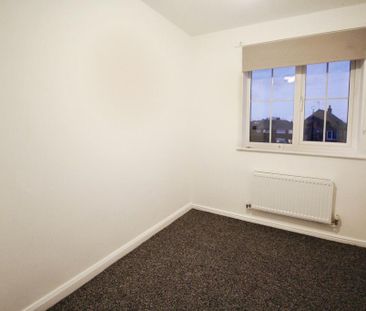2 bedroom end of terrace house to rent - Photo 3