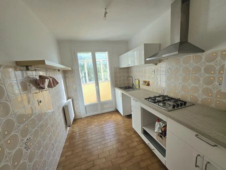 Location Appartement 3 pièces 65m² AIX EN PROVENCE 90ème - Photo 4