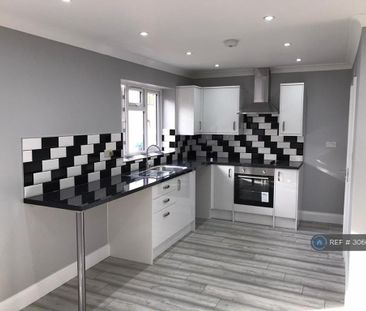 1 bedroom in a house share to rent - Photo 3