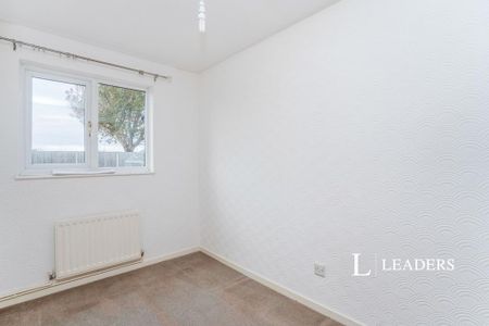 3 bedroom bungalow to rent - Photo 2