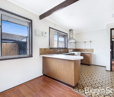 Ready to Move In – 2 Bedroom Villa Unit! - Photo 3