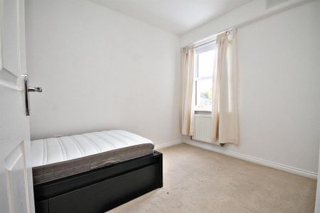 2 bedroom private hall to rent - Photo 5