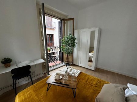 Calle de Jesús, Madrid, Community of Madrid 28014 - Photo 5