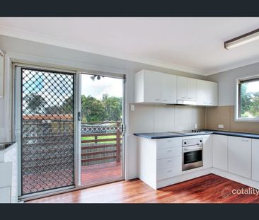 4 BEDROOM FAMILY HOME WITH SPACIOUS OPEN KITCHEN DINING AND SEPARAT... - Photo 3