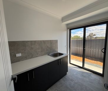 Brand-new Four Bedroom Home In Beautiful Brooklyn Fields Estate! - Photo 3